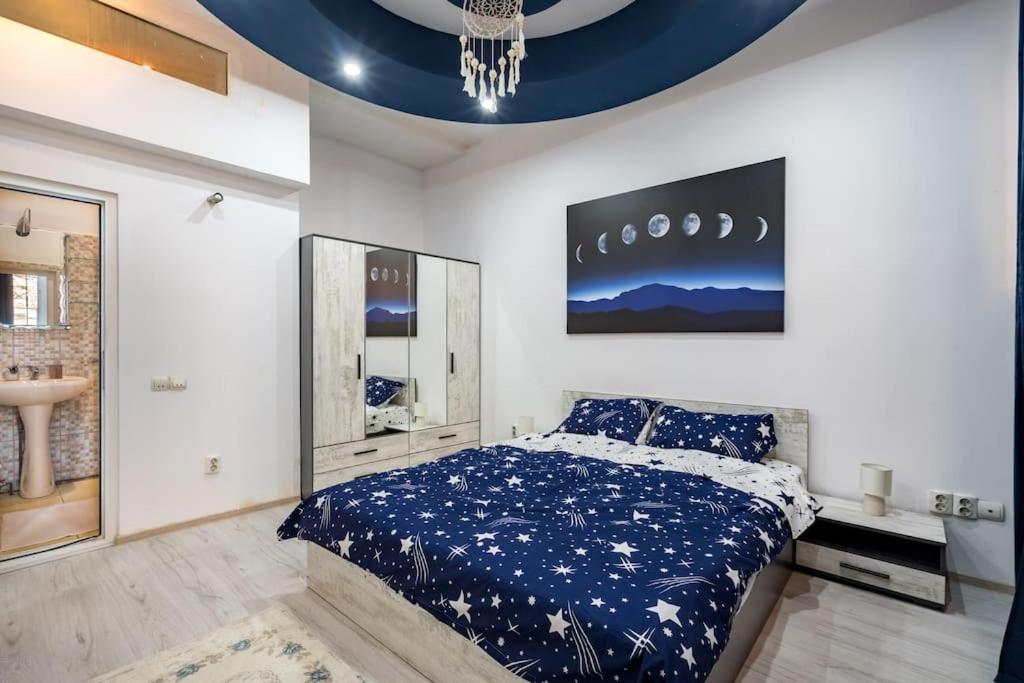 Apartment Galaxy Near Old Town *