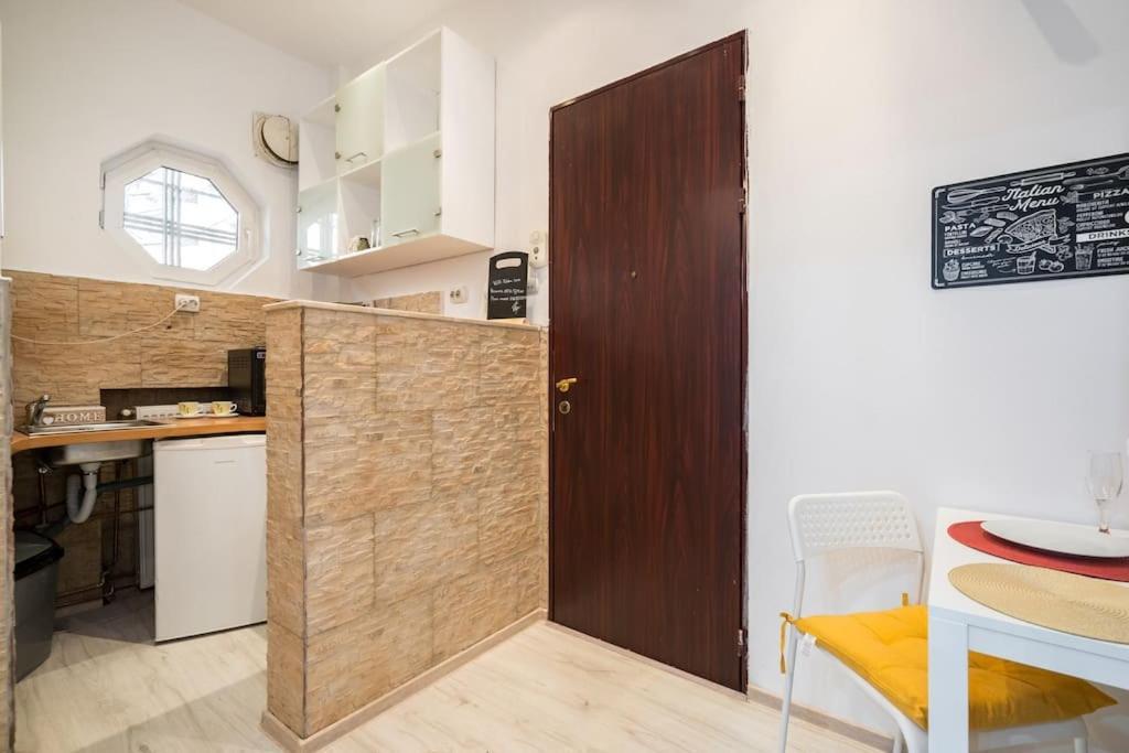 Apartment Galaxy Near Old Town *